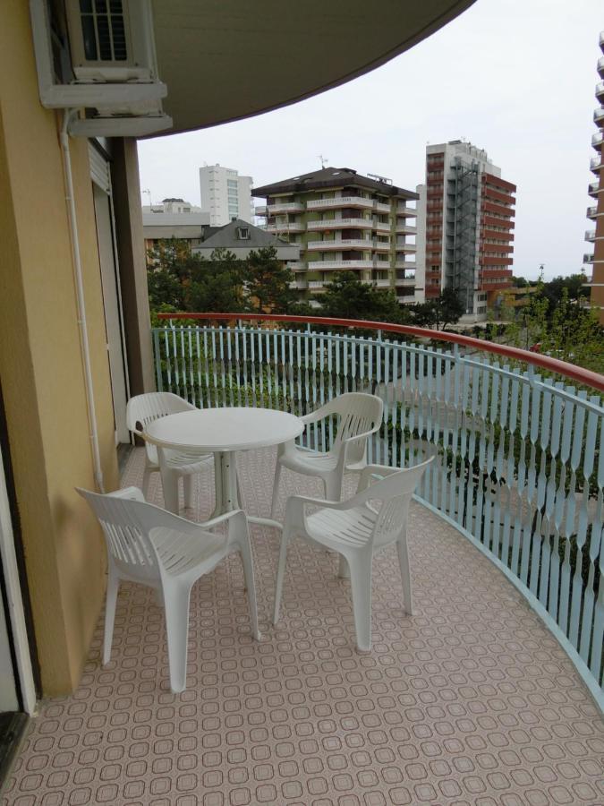 Apartament Lignano Sabbiadoro With Pool Zewnętrze zdjęcie