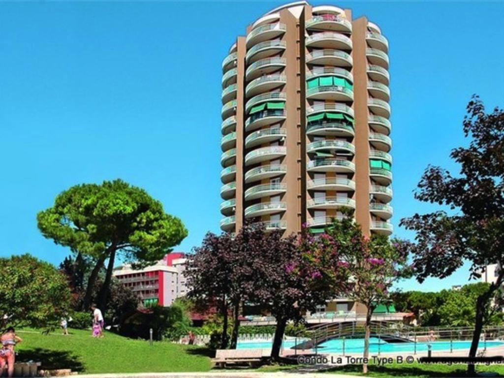 Apartament Lignano Sabbiadoro With Pool Zewnętrze zdjęcie